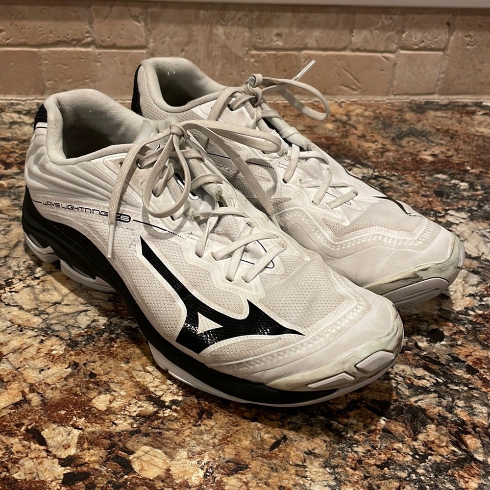 Mizuno Wave Lightning Z6 Women’s Volleyball Shoes